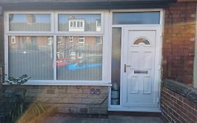 Cosy 3 Bedroom House In Beeston, Leeds, Ls11 7Jp